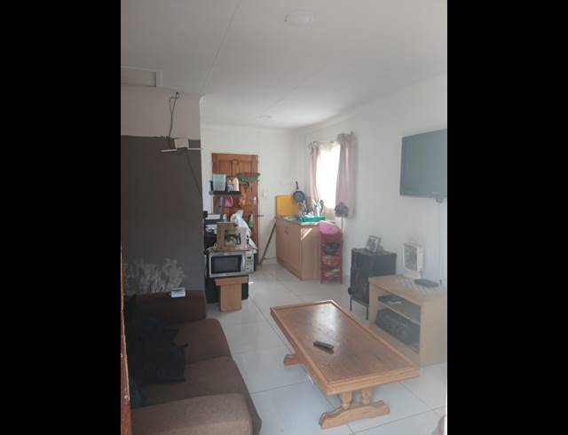 2 BEDROOM HOUSE FOR SALE IN PROTEA GLEN